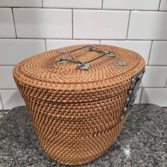 Woven Rattan Jewelry or Trinket Box with Metal Lock - Brown - Picture 4 of 9